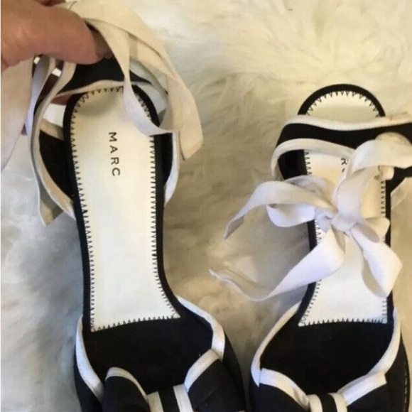 Marc Jacobs Canvas Lace Up Bow Tie Wedge Sandals Black/White Women's Size 8 - Picture 4 of 10